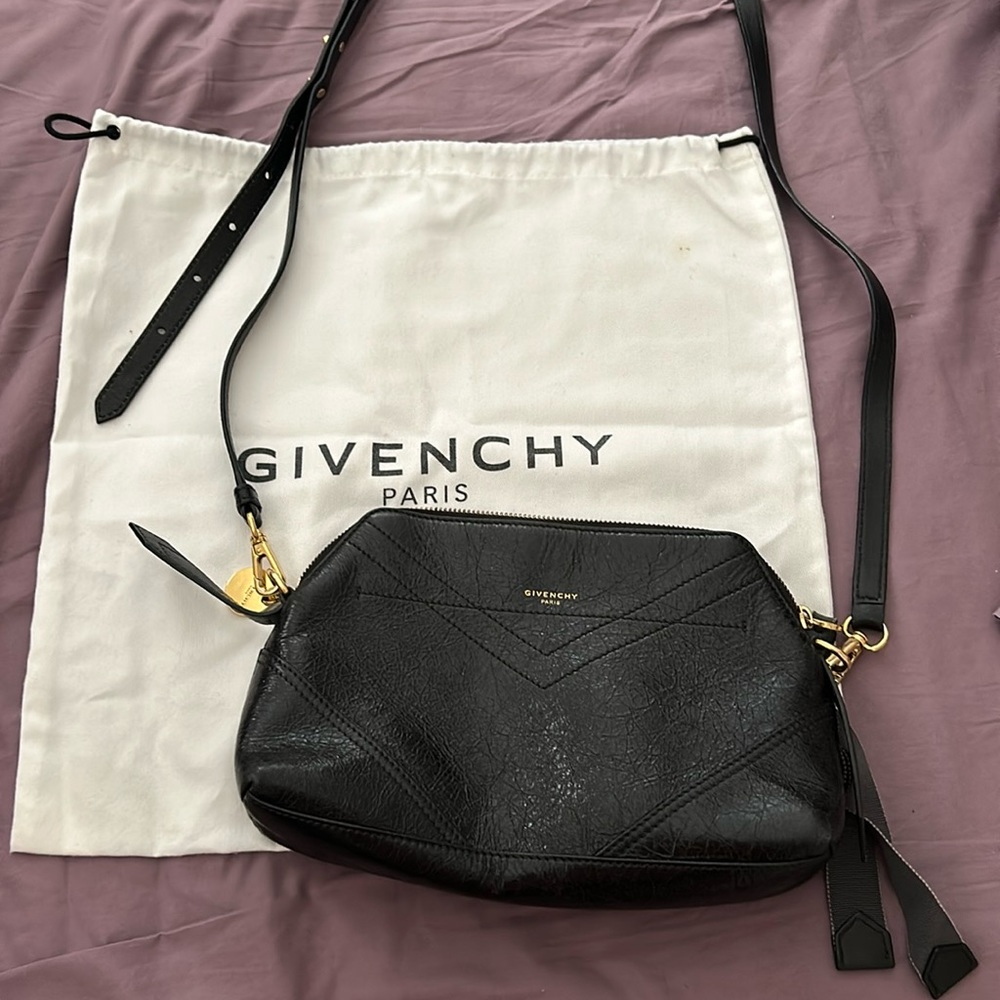 Givenchy black patent leather shoulder bag